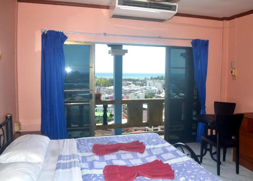 Oyo 851 On Hill Residence Patong Extérieur photo