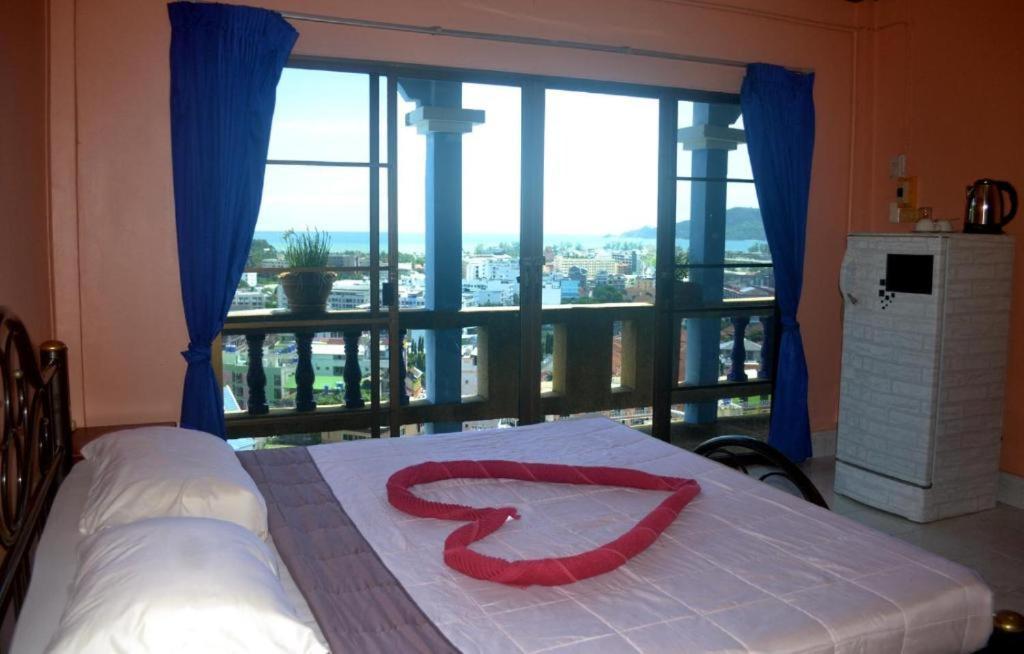 Oyo 851 On Hill Residence Patong Extérieur photo