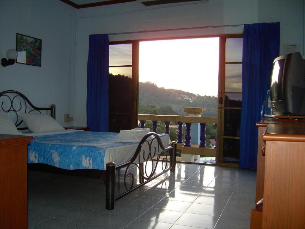 Oyo 851 On Hill Residence Patong Extérieur photo