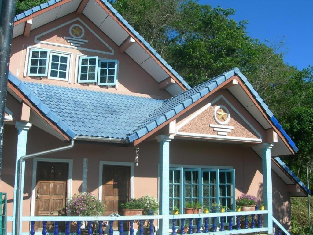 Oyo 851 On Hill Residence Patong Extérieur photo