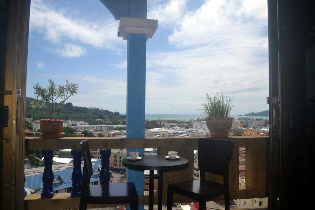 Oyo 851 On Hill Residence Patong Extérieur photo
