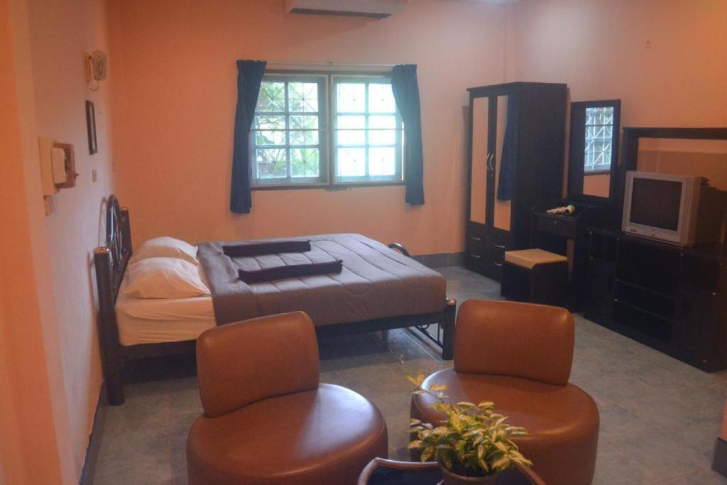 Oyo 851 On Hill Residence Patong Extérieur photo