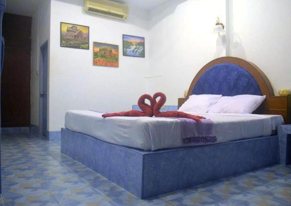 Oyo 851 On Hill Residence Patong Extérieur photo