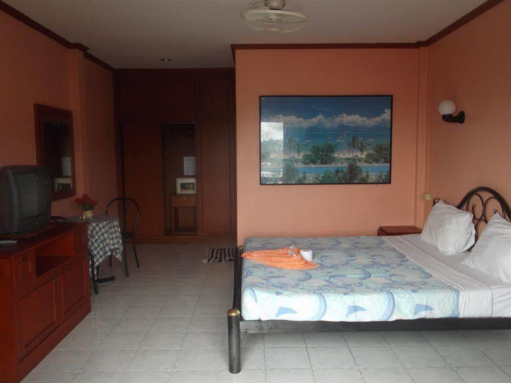 Oyo 851 On Hill Residence Patong Extérieur photo